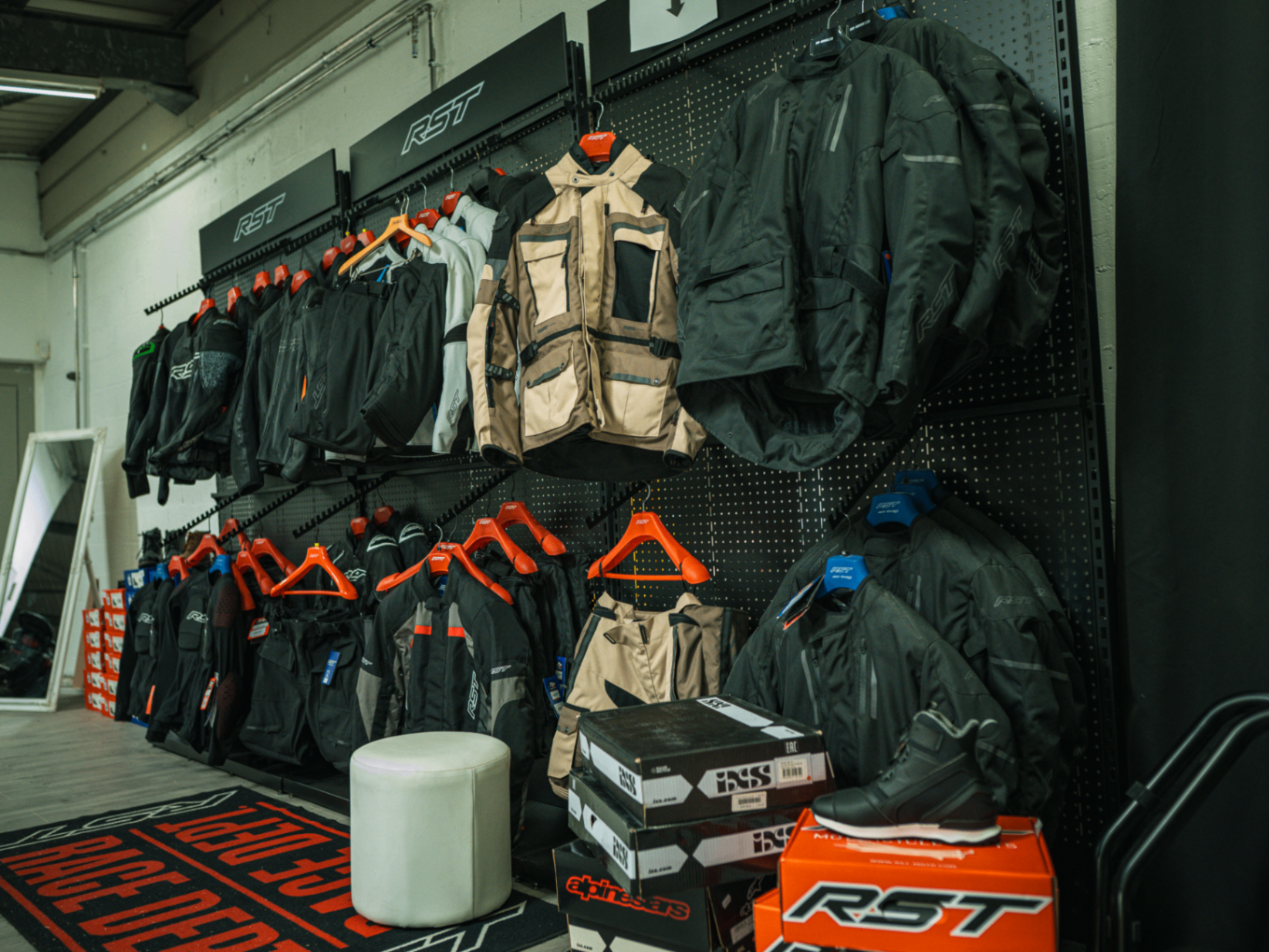Showroom 2